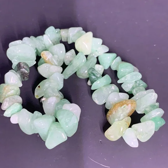 Dainty Green Chrysoprase Chip Bracelet - Picture 9 of 11